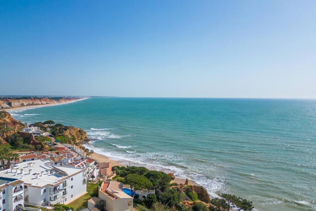 Ferienwohnung Perfect Place To Escape To With Rooftop Infinity Pool Olhos de Agua  Exterior foto